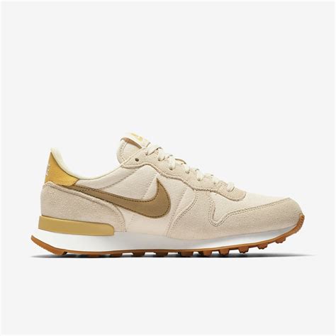 women's nike internationalist sandals.